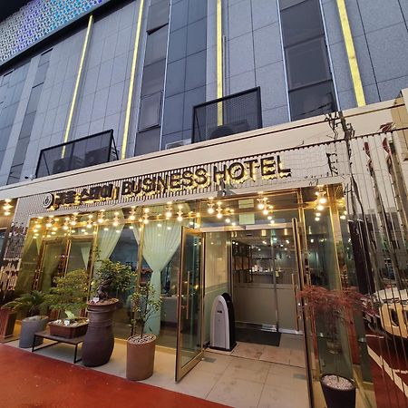 Laum Stay Business Hotel Iksan Dış mekan fotoğraf